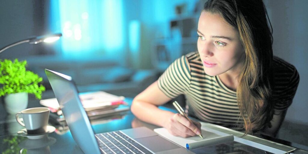 Ventajas de estudiar la prepa en línea